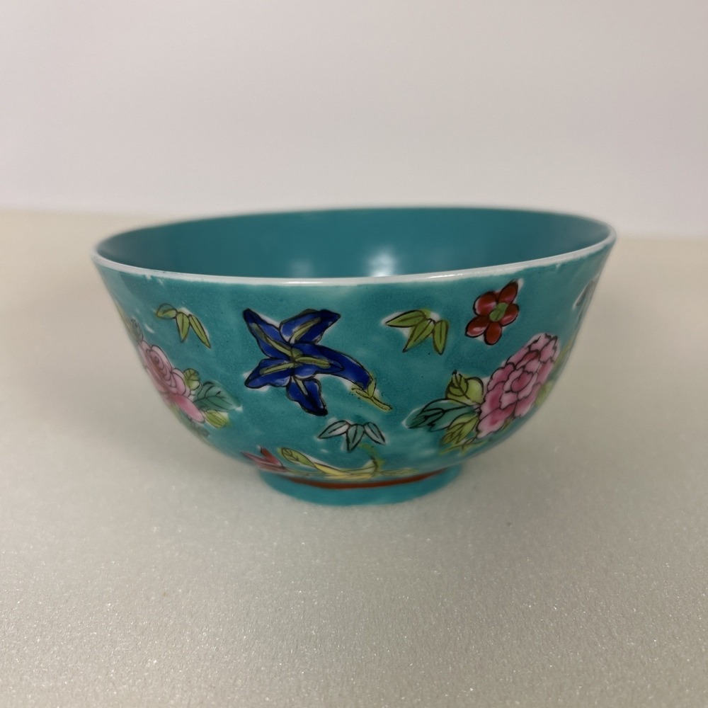 Old Chinese Famille Rose Turquoise Porcelain Bowl Decorated in‎ Hong Kong